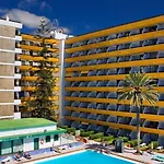 Arenas فندق 2*